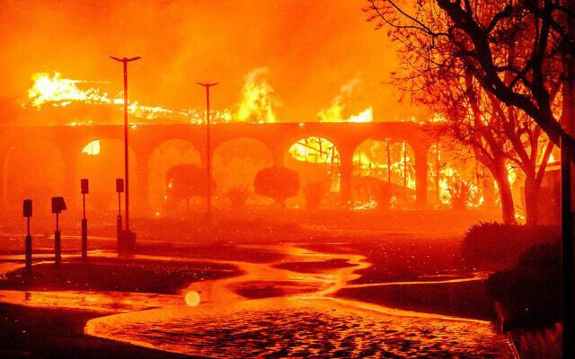 0000000 JEWISH TEMPLE BURNT DOWN! I’MA GONNA START BEING CRUEL TO YOUR RABBIS! A JEWISH NIGHTMARE A PENNY’S WORTH! LET’S SEE WHO THE CHOSEN PEOPLE ARE! I’MA MELT IT BLOCK BY BLOCK, HIROSHIMA TWICE OVER, A HUNGRY BED OF FLAMES! A JEWISH TEMPLE FREEZES IN TIME! (Pasadena Jewish Temple destroyed by wildfire as evacuations continue around Los Angeles)